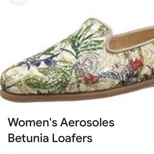 Aerosols Brocade  loafers, Betunia Motif W/ Metallic Gold size 7.5